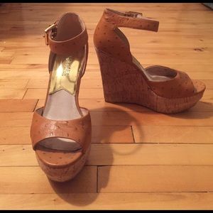 Michael Kors size 7 platform wedges